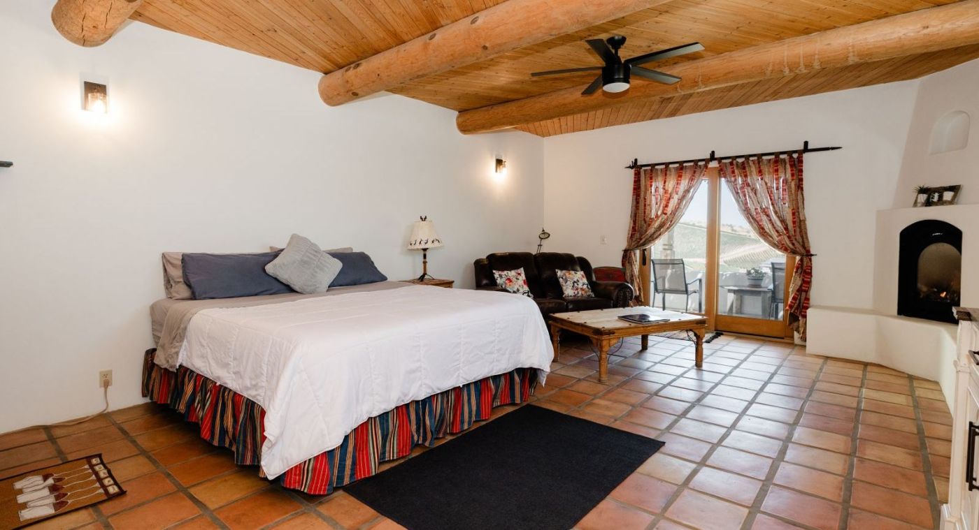 Winery King Studio Casita